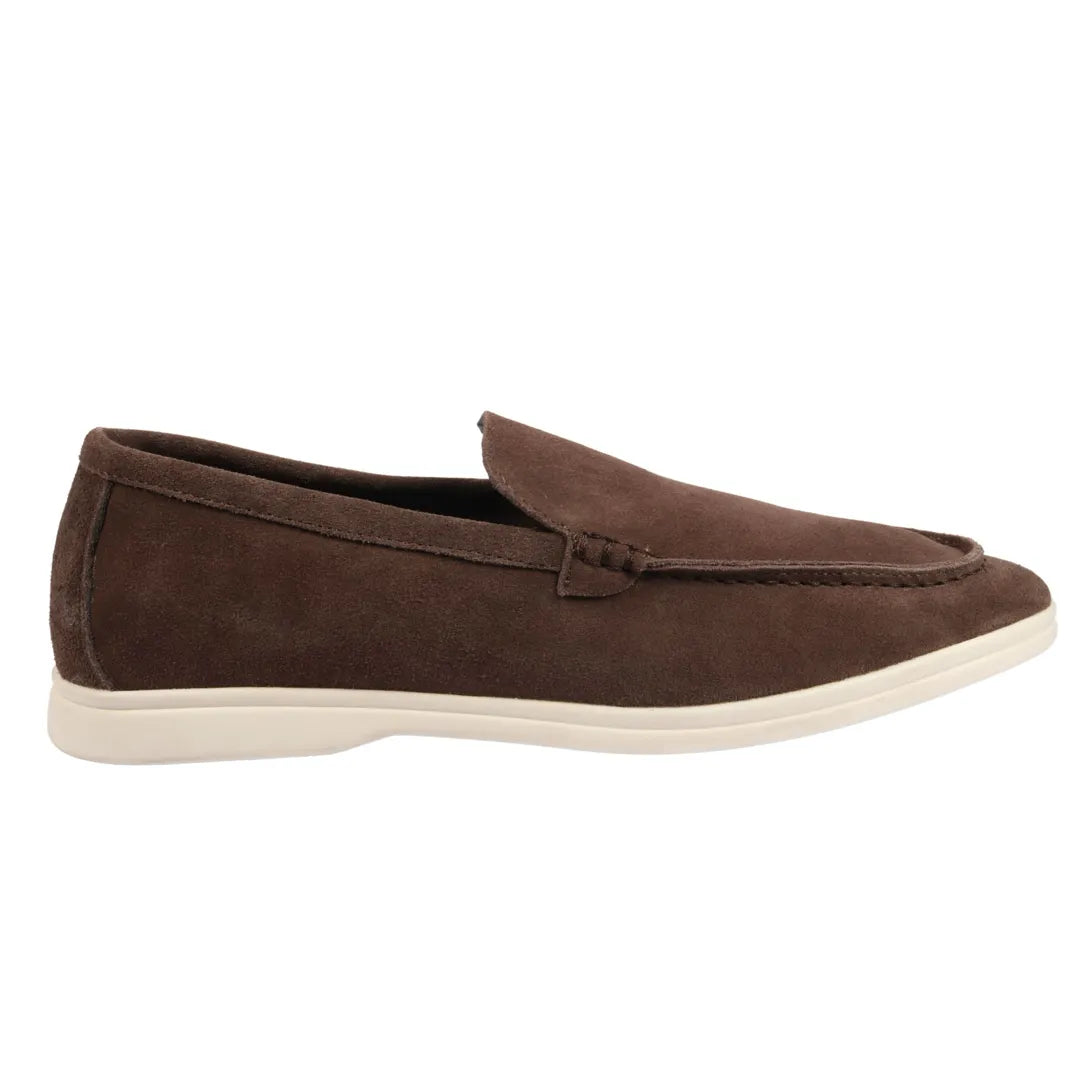 Mocasines de ante marrón para hombre, de ajuste cómodo.