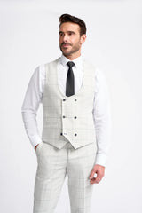 Traje de tres piezas a cuadros gris claro