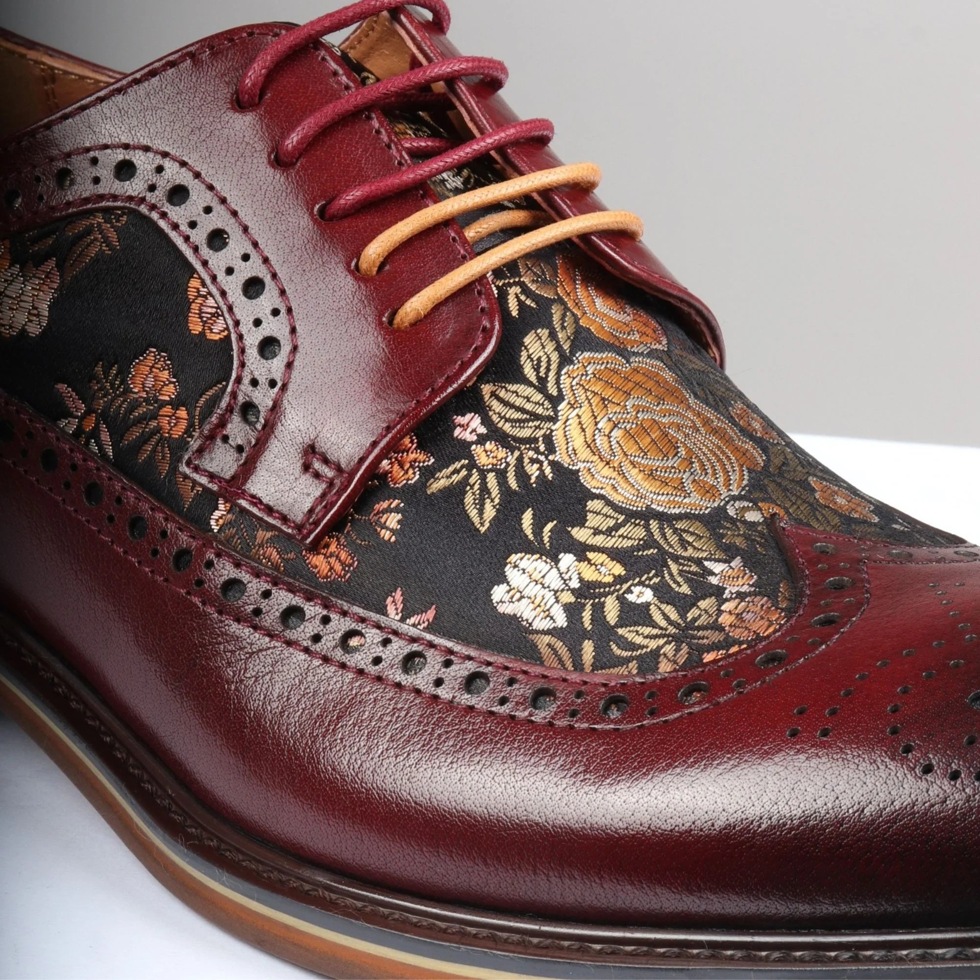 Ross - Zapatos brogue de cuero rojo con estampado floral para hombre