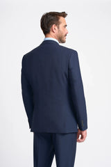 Traje de hombre azul marino de corte entallado