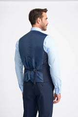Traje de hombre azul marino de corte entallado