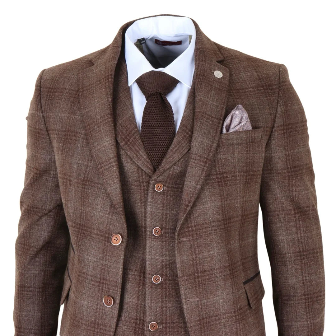 Traje de tres piezas para hombre de tweed marrón a cuadros