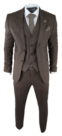 Traje de tres piezas para hombre de tweed marrón con estampado de espiga.