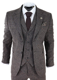 Traje de tres piezas de tweed marrón para hombre