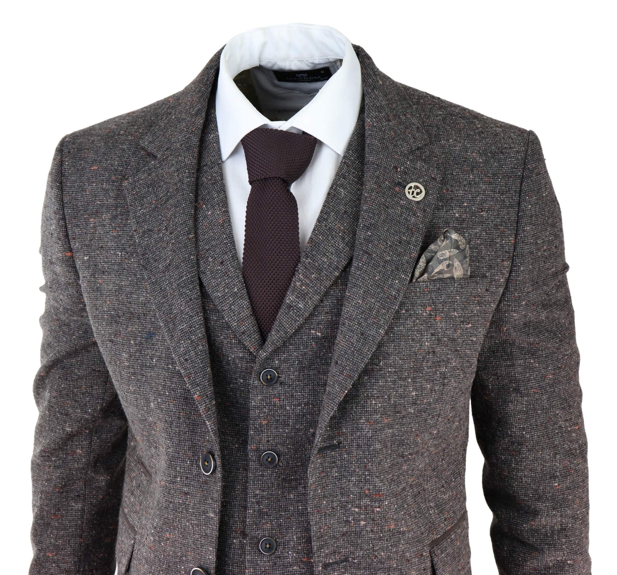 Traje de tres piezas de tweed marrón para hombre