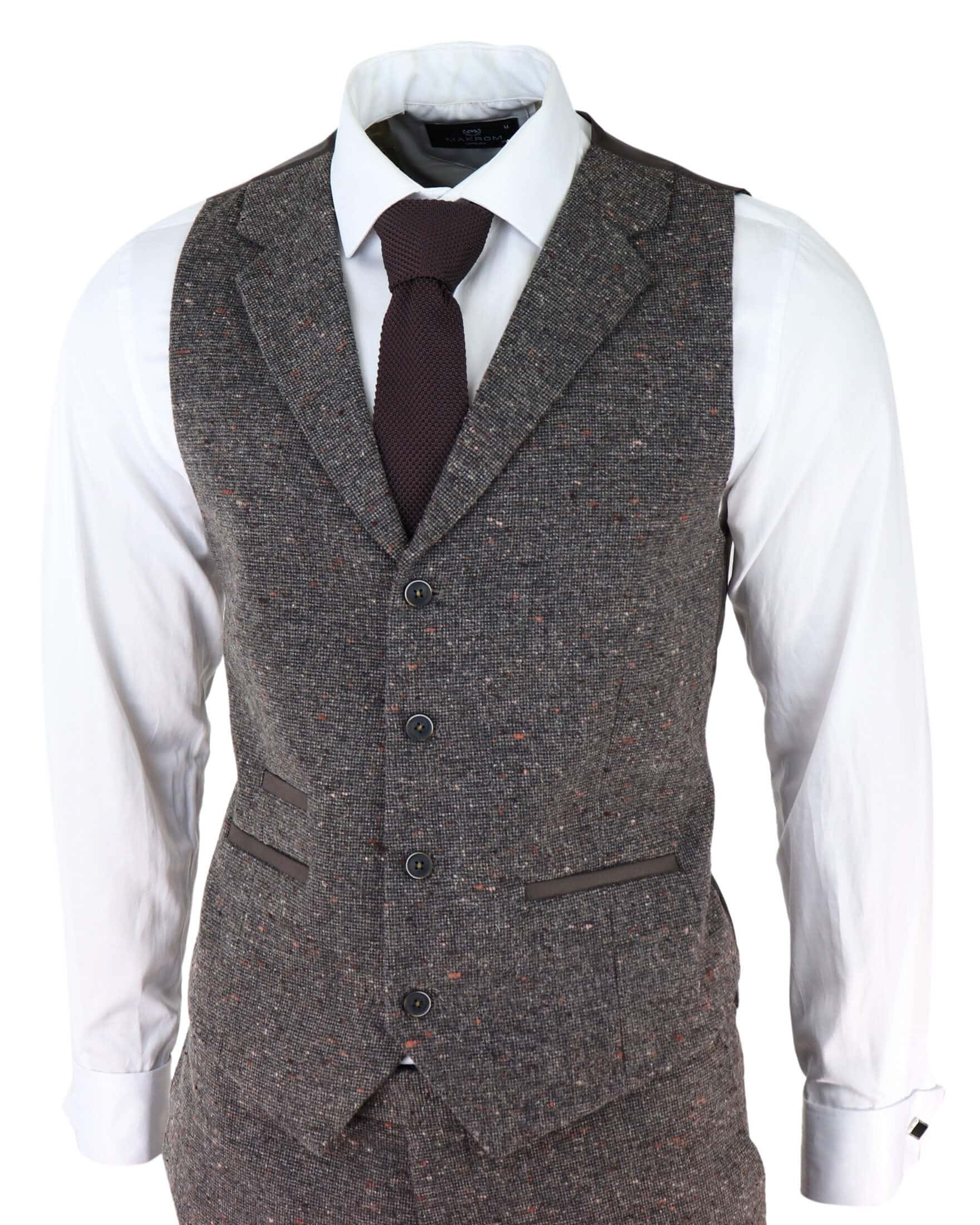 Traje de tres piezas de tweed marrón para hombre