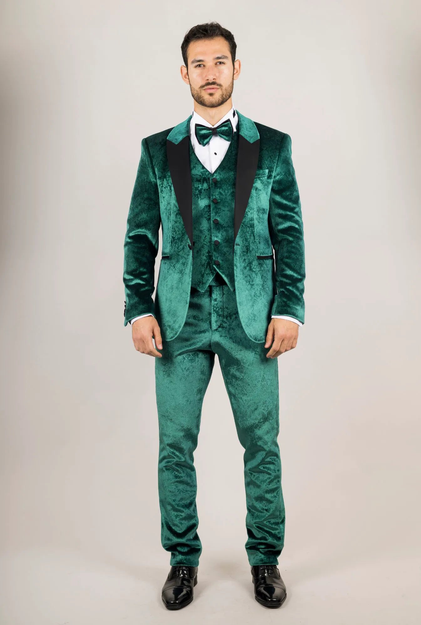 Traje de boda de terciopelo de 3 piezas para hombre AK-25, color verde esmeralda, con solapas negras.