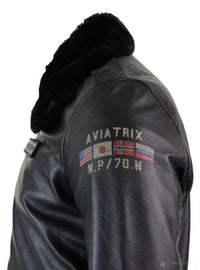Chaqueta bomber de aviador de cuero auténtico negro para hombre con cuello de piel, corte ajustado.