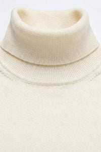 Jersey de cuello alto color crema para hombre, de suave mezcla de viscosa, manga larga, de punto.