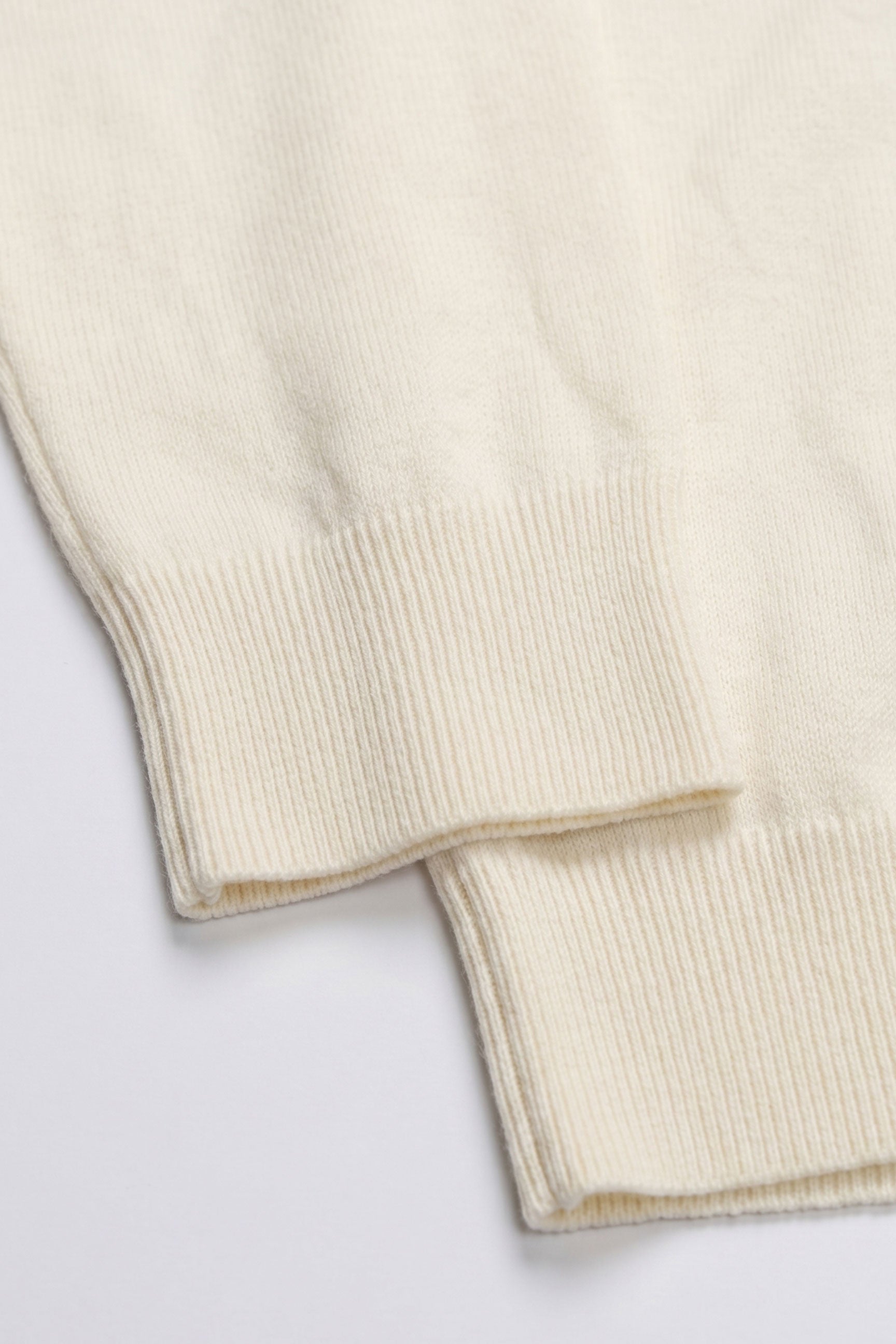 Jersey de cuello alto color crema para hombre, de suave mezcla de viscosa, manga larga, de punto.