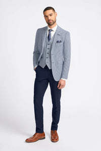 Traje de verano clásico de tres piezas para hombre de Baresi, en gris y azul marino con estampado a cuadros contrastantes.