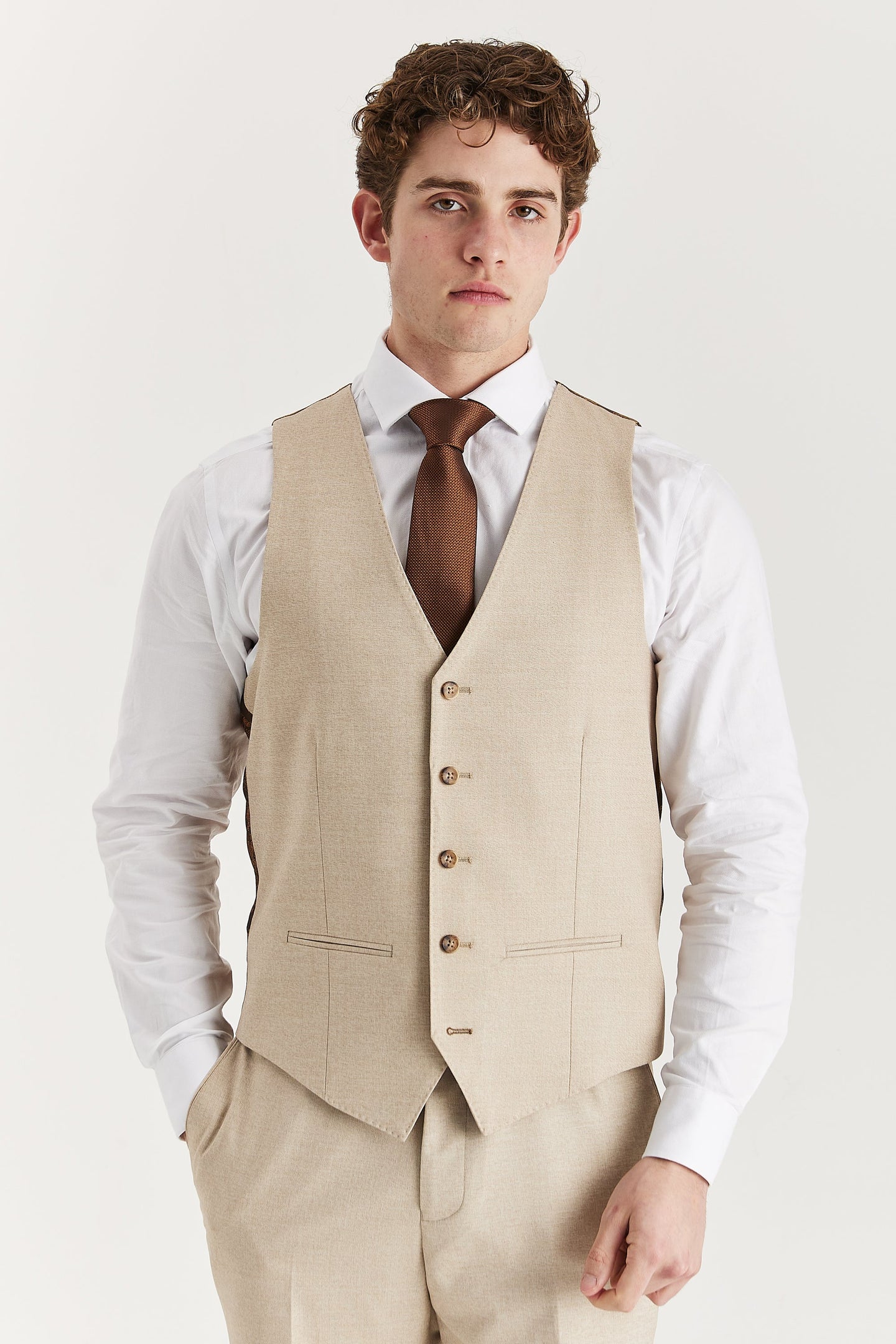 Belmont - Chaleco beige de corte entallado para hombre