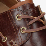 Botines bajos de piel marrón impermeables Boat C8 para hombre.