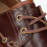 Botines bajos de piel marrón impermeables Boat C8 para hombre.