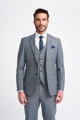 Traje Bond de tres piezas gris para hombre, corte entallado.