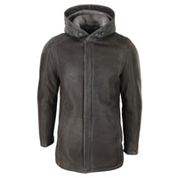Chaqueta de hombre de 3/4 de piel de oveja suave marrón con capucha. Abrigo clásico de invierno cálido.