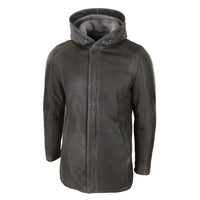 Chaqueta de hombre de 3/4 de piel de oveja suave marrón con capucha. Abrigo clásico de invierno cálido.