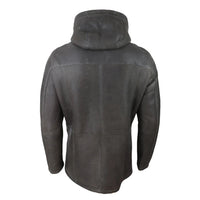 Chaqueta de hombre de 3/4 de piel de oveja suave marrón con capucha. Abrigo clásico de invierno cálido.