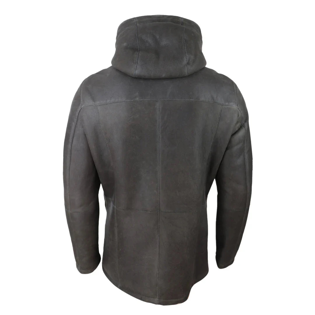 Chaqueta de hombre de 3/4 de piel de oveja suave marrón con capucha. Abrigo clásico de invierno cálido.