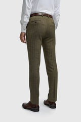 Traje de hombre de tres piezas de tweed con estampado de espiga en color verde oliva