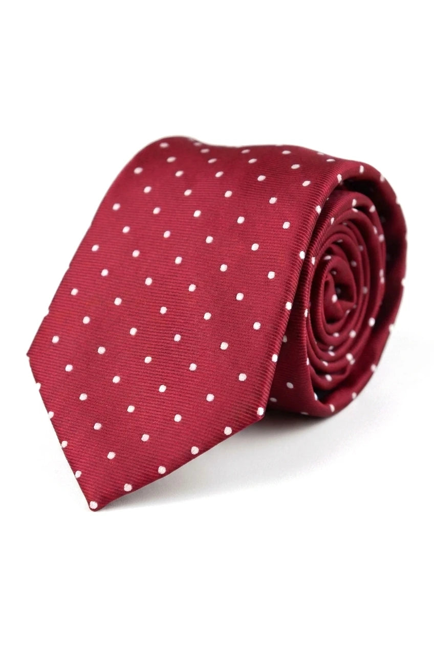 Conjunto de regalo de corbata de cuello color vino con lunares, pañuelo de bolsillo, gemelos, alfiler de corbata y satén de lunares.