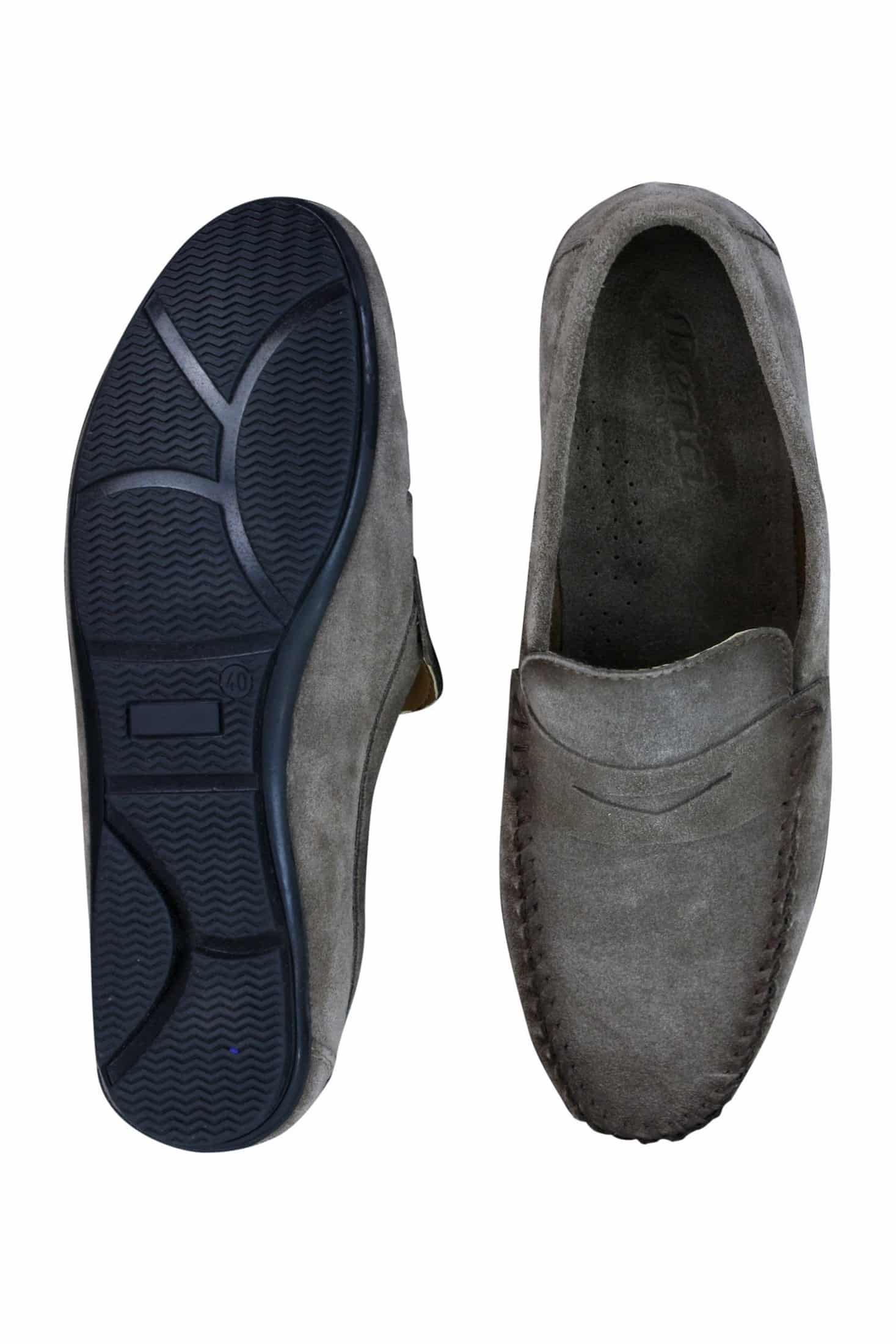 Mocasines de diseño para hombre, de ante auténtico lavado, estilo casual elegante.
