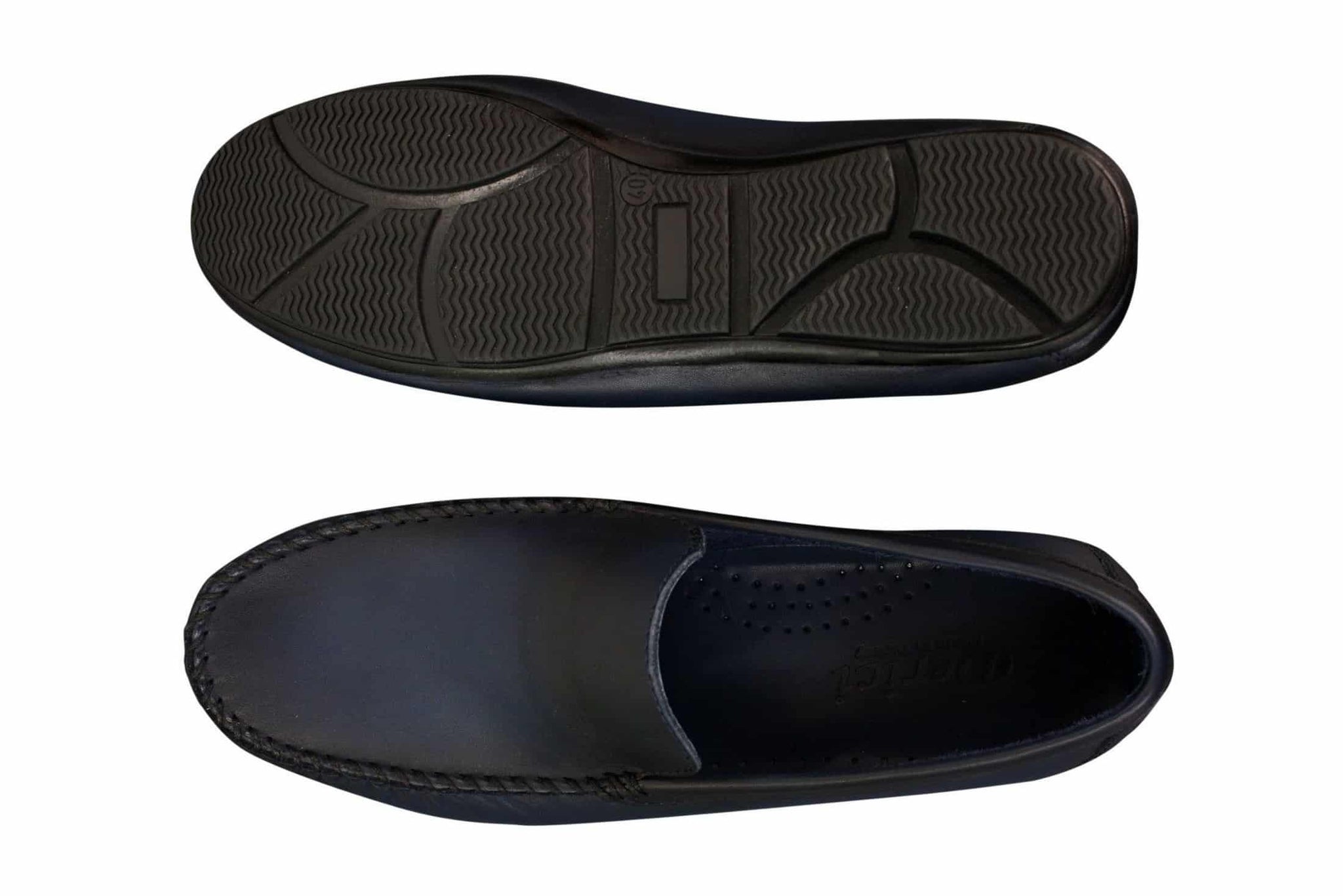 Mocasines de diseño para hombre en piel auténtica, estilo casual elegante, estilo vintage retro.
