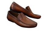 Mocasines de diseño para hombre en piel auténtica, estilo casual elegante, estilo vintage retro.