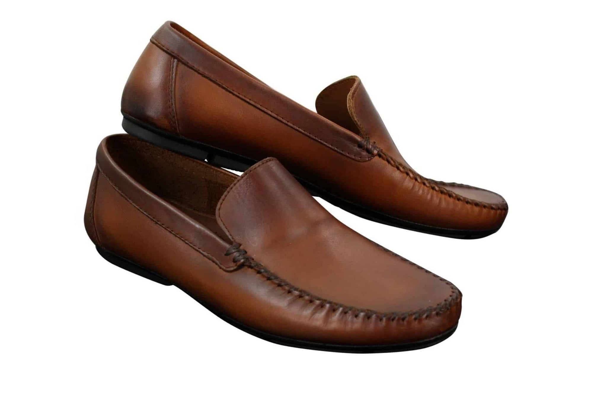 Mocasines de diseño para hombre en piel auténtica, estilo casual elegante, estilo vintage retro.