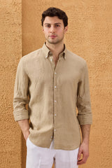 Camisa de hombre de lino puro color beige oscuro, manga larga, con botones, ideal para el verano.