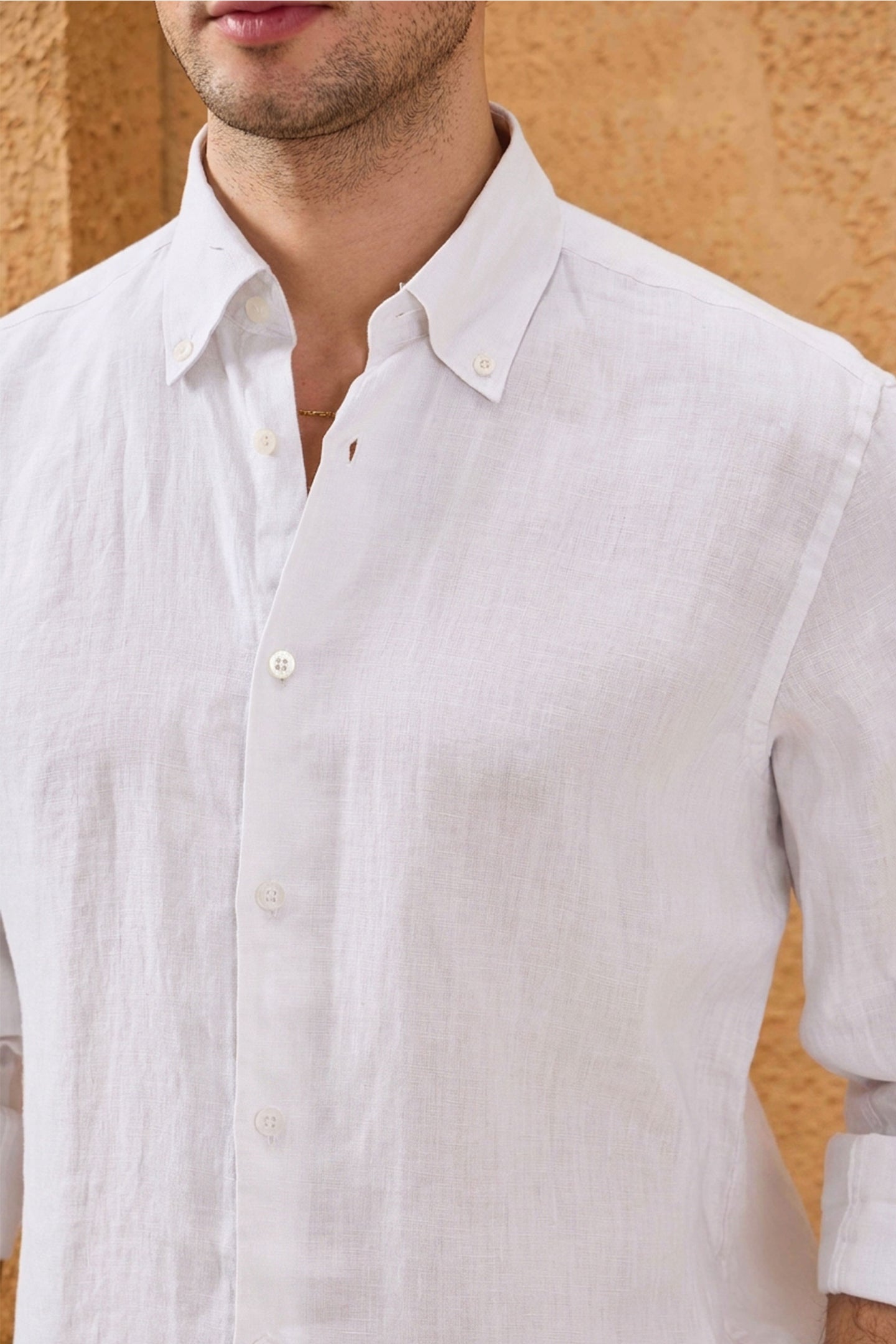 Camisa de hombre blanca de lino puro, manga larga, con botones, ideal para el verano.