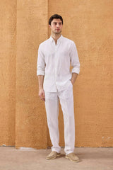 Camisa de hombre blanca de lino puro, manga larga, con botones, ideal para el verano.