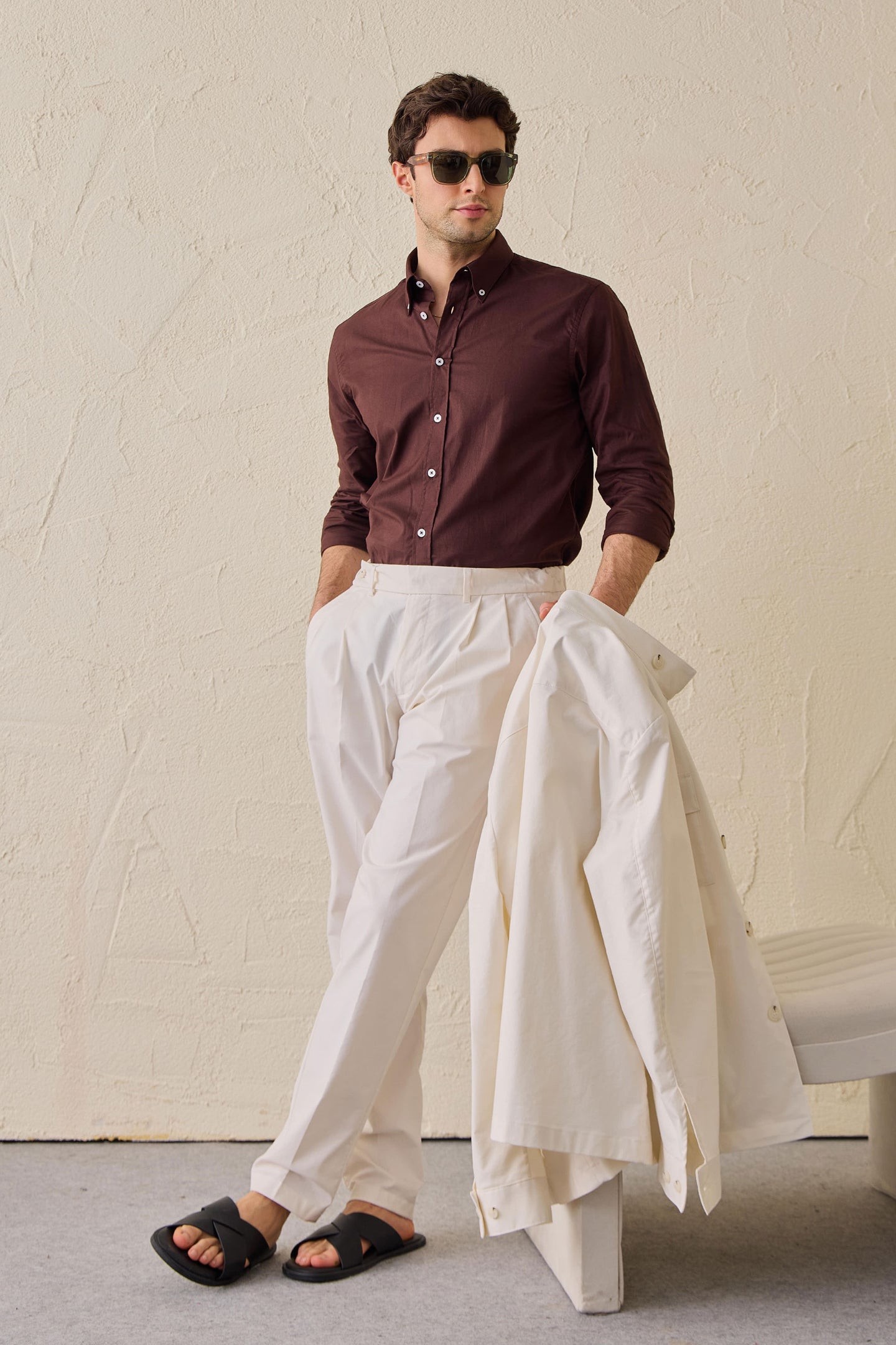 Pantalones blancos plisados de estilo casual elegante para hombre, corte clásico a medida.