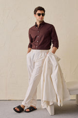 Traje blanco elegante informal de 2 piezas para hombre, estilo safari, cuello alto y tejido elástico.