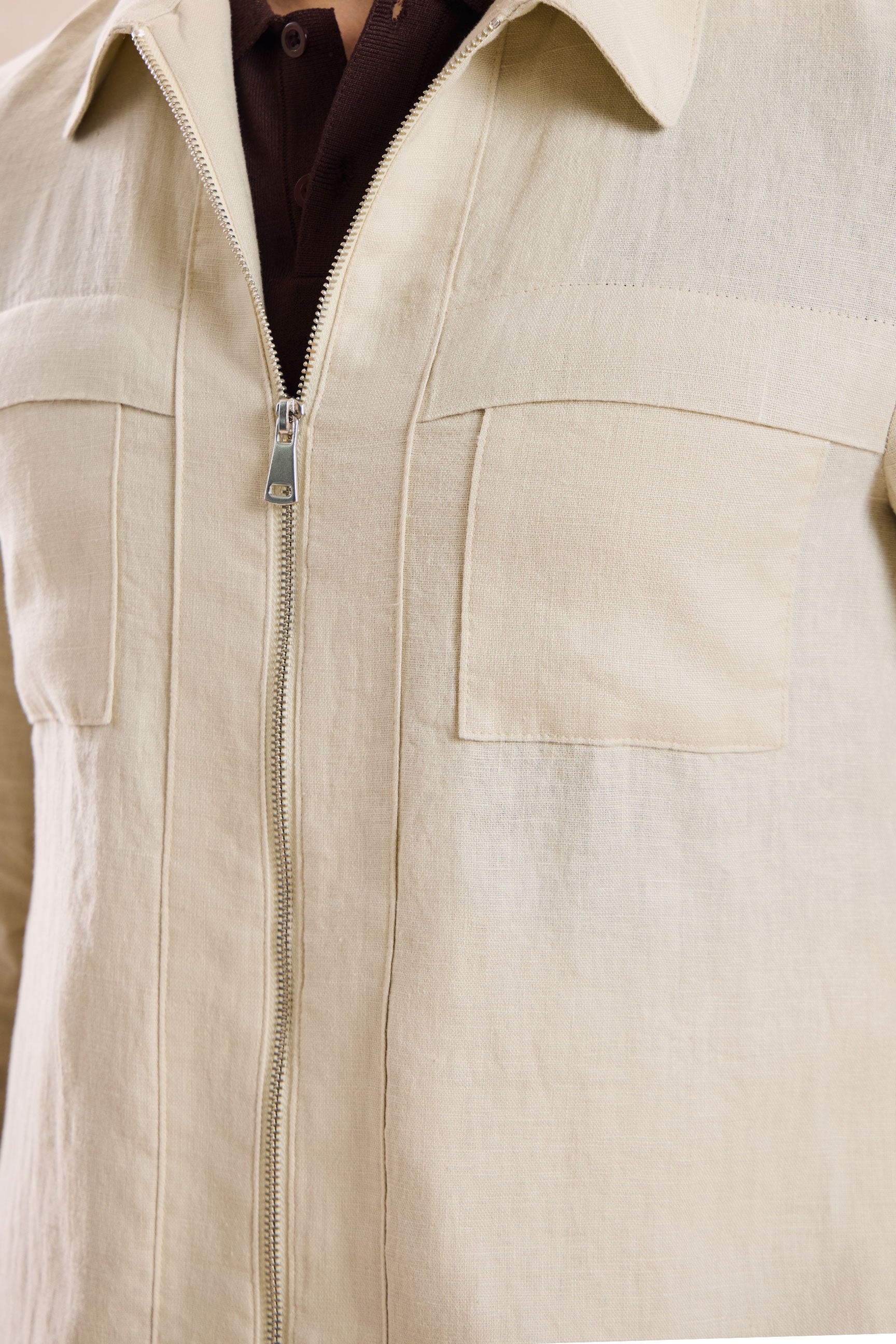 Traje de dos piezas de lino beige para hombre, estilo safari, con cremallera frontal, para verano.