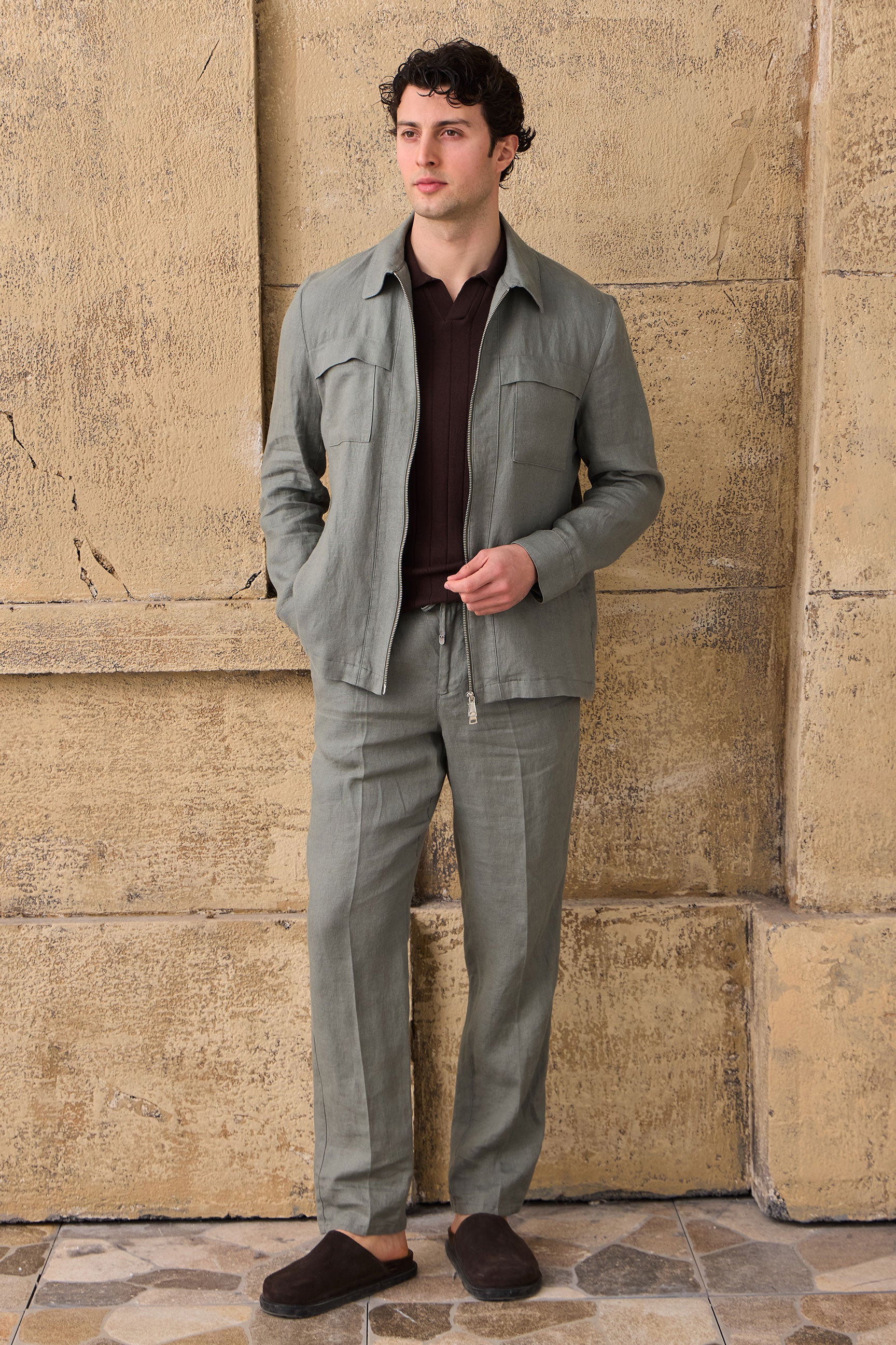 Traje de dos piezas de lino verde salvia para hombre, estilo safari, con cremallera frontal, para verano.
