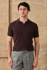 Polo de punto acanalado marrón para hombre