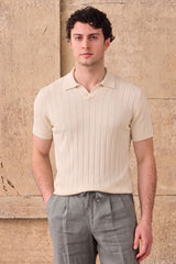 Polo de punto acanalado color crema para hombre