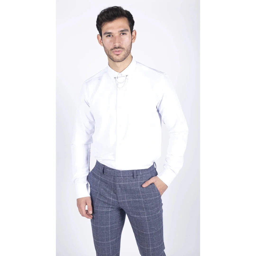 Camisa blanca de popelina para hombre con botones, barra y cadena, estilo clásico formal.