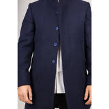 Abrigo azul marino de mezcla de lana con cuello alto para hombre
