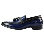 Mocasines azules de charol con borlas para hombre