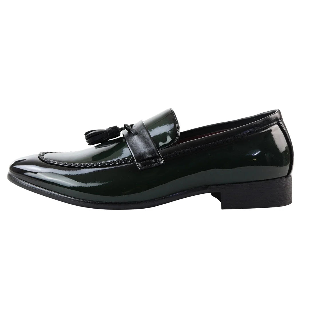 Mocasines verdes de charol con borlas para hombre