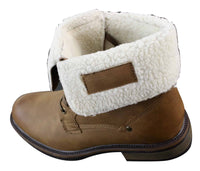 Botas militares casuales de cuero marrón claro con forro polar y botín para hombre.
