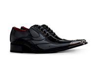 Zapatos de hombre negros de charol con puntera metálica