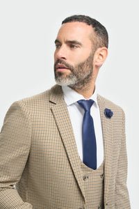 Traje de hombre a cuadros beige y azul marino