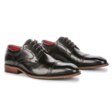 Everett - Zapatos Derby de hombre de cuero negro pulido con puntera reforzada.