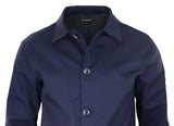 Abrigo de hombre de longitud media, ligero, elegante e informal, color azul marino.