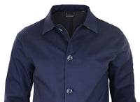 Abrigo de hombre de longitud media, ligero, elegante e informal, color azul marino.