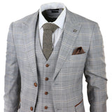 Traje de boda de tres piezas para hombre Francis, color gris, con estampado a cuadros marrón claro y ribete de terciopelo.