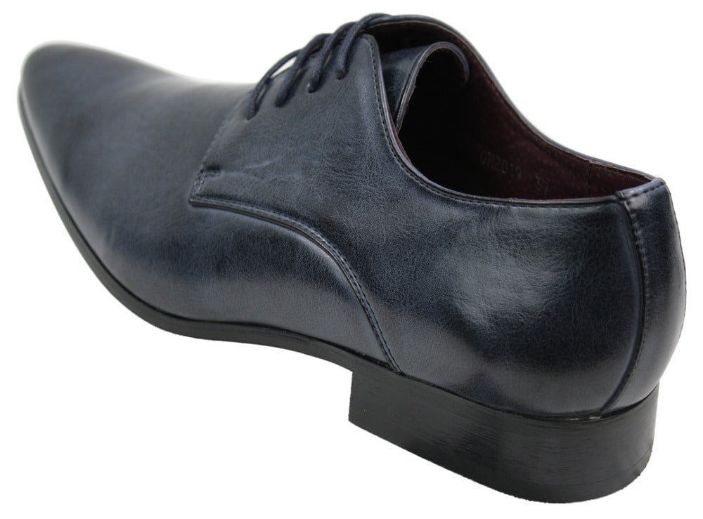 Zapatos elegantes de cuero azul, negro, crema y beige de diseño italiano para hombre.